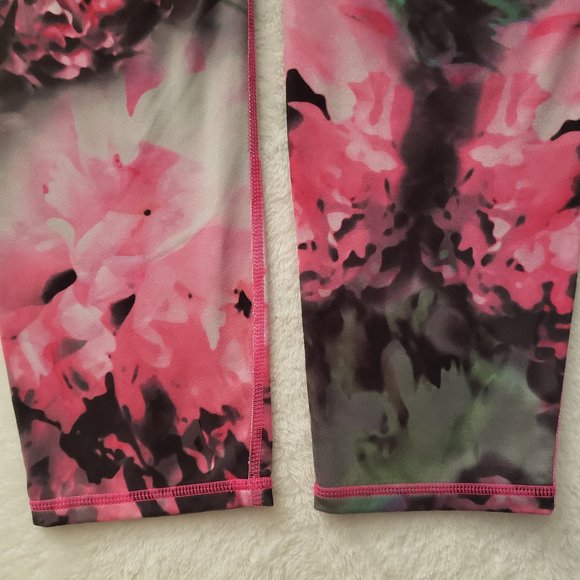 ATHLETA Fitted Leg Multi Color Capri Yoga Pants SZ S - Picture 9 of 14